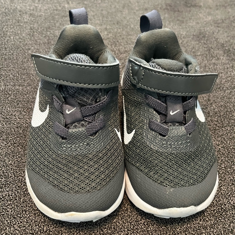 Toddler Boys Gray Nike Sneakers